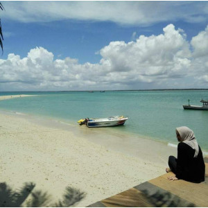 https://dev.windowtraveler.com/image/cache/catalog/Indonesia%20Travel%20Marketplace/Lippo%20Carita/pulau%20liwunan%203-300x300.jpeg