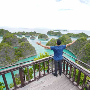 https://dev.windowtraveler.com/image/cache/catalog/tourtravel/Harco%20tour/raja2-300x300.jpg