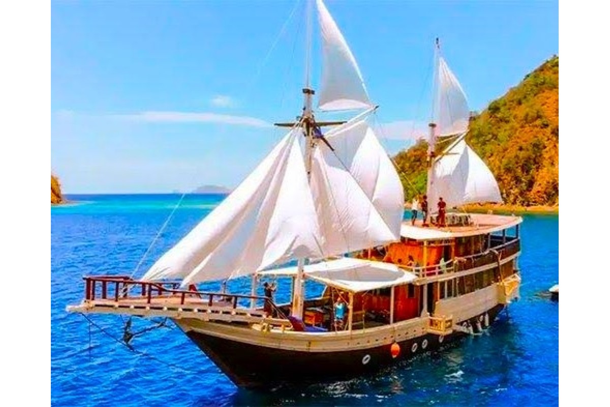OPEN TRIP 3H2M  KAPAL PHINISI DARI LABUAN BAJO (Sharing Trip) 