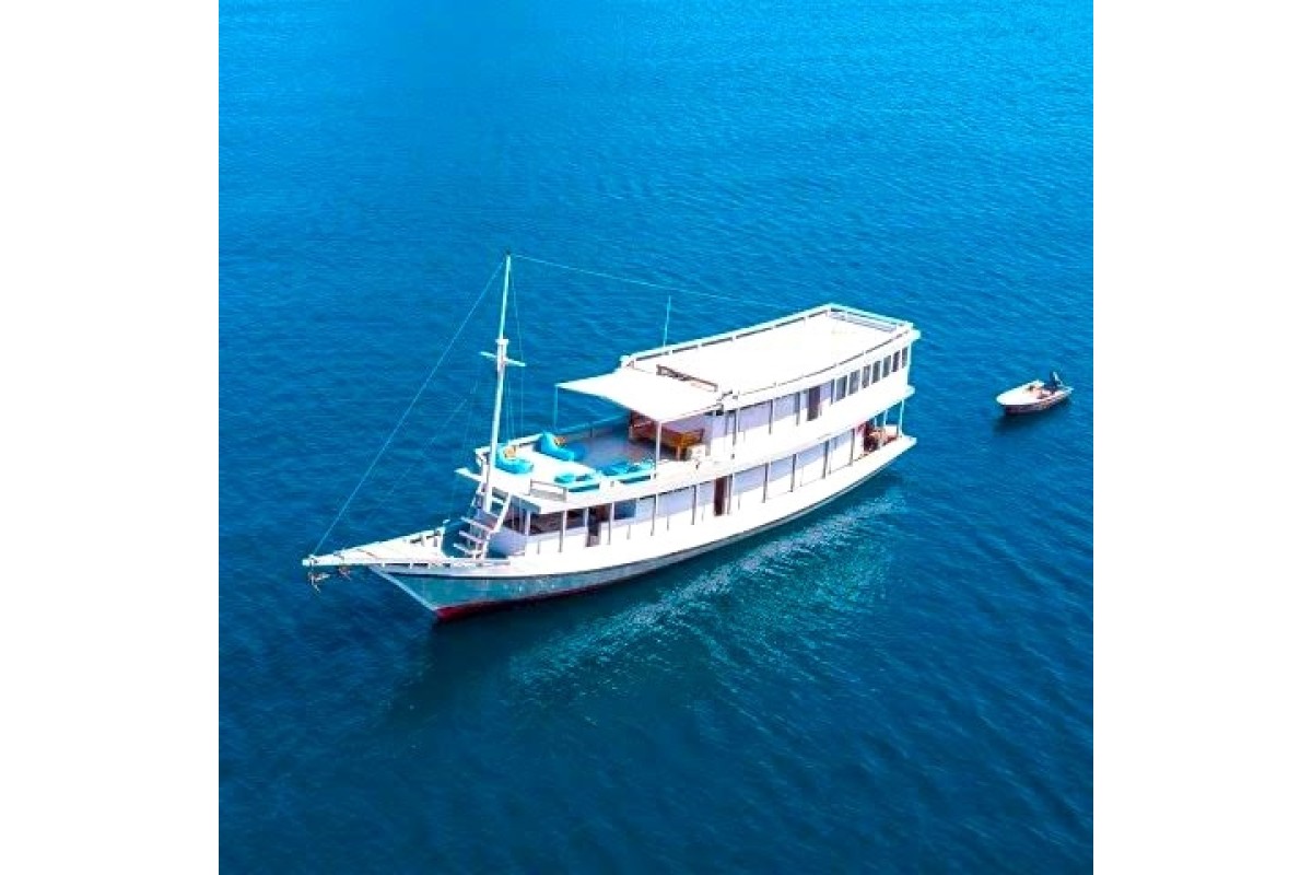 OPEN TRIP 2H1M  KAPAL PHINISI DARI LABUAN BAJO (Sharing Trip) 