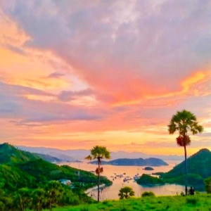 https://dev.windowtraveler.com/image/cache/catalog/tourtravel/Komodo%20Explorer/ke23-300x300.jpg