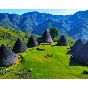 https://dev.windowtraveler.com/image/cache/catalog/tourtravel/Komodo%20Explorer/ke27-300x300.jpg