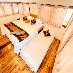 https://dev.windowtraveler.com/image/cache/catalog/tourtravel/Sukha%20Sail/ss7-300x300.jpg
